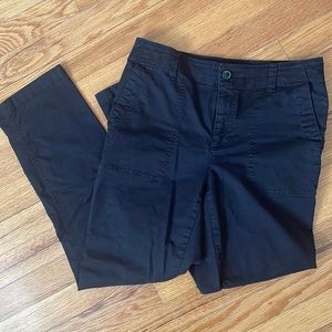 Black relaxed cropped pants